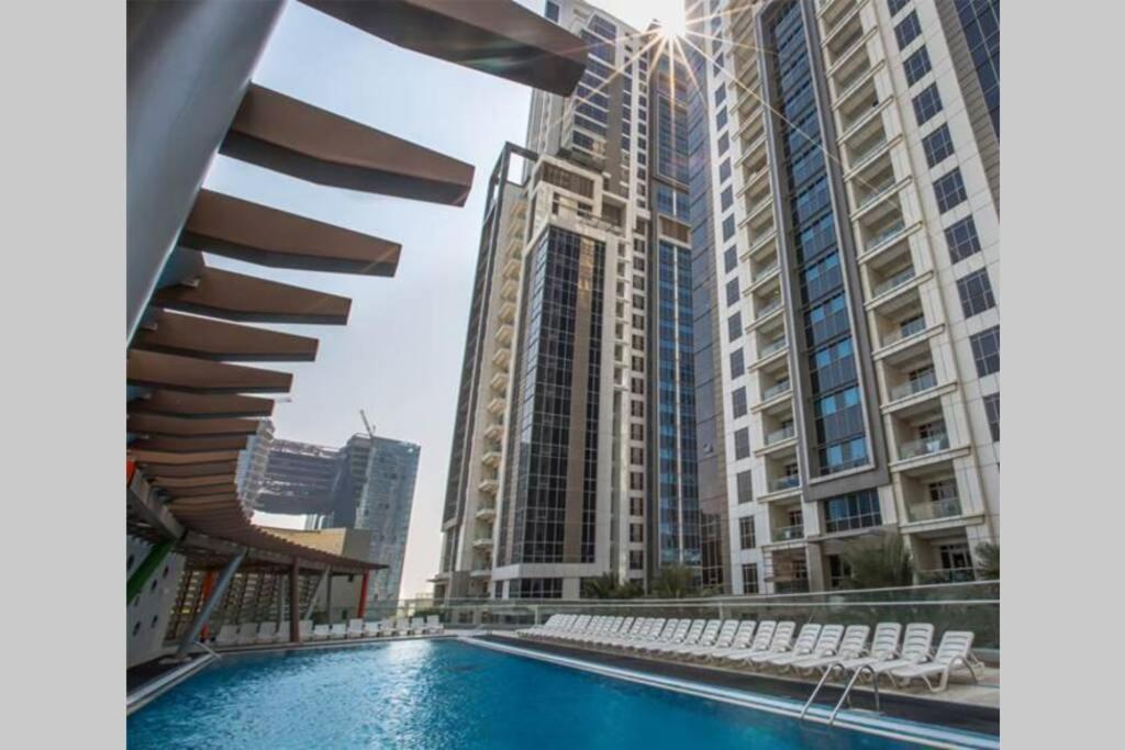 Higuests - Roomy Apt With Infinity Pool Close To Burj Khalifa Dubaj Kültér fotó