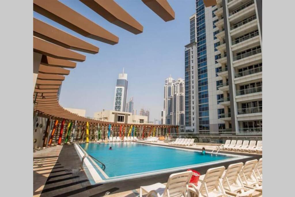 Higuests - Roomy Apt With Infinity Pool Close To Burj Khalifa Dubaj Kültér fotó